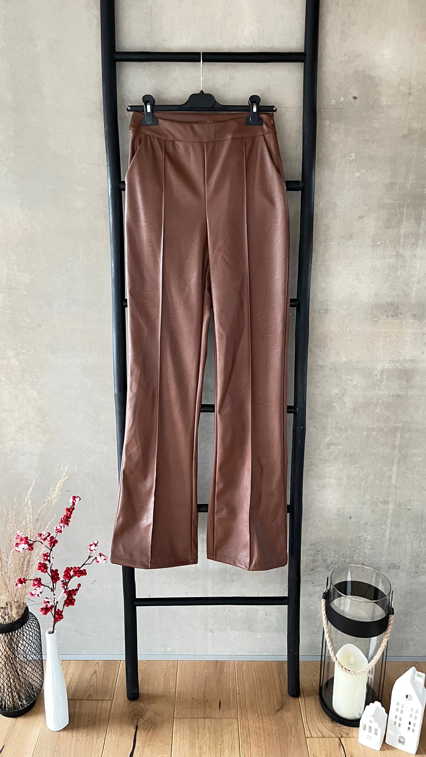 Lederhose mit Schlag