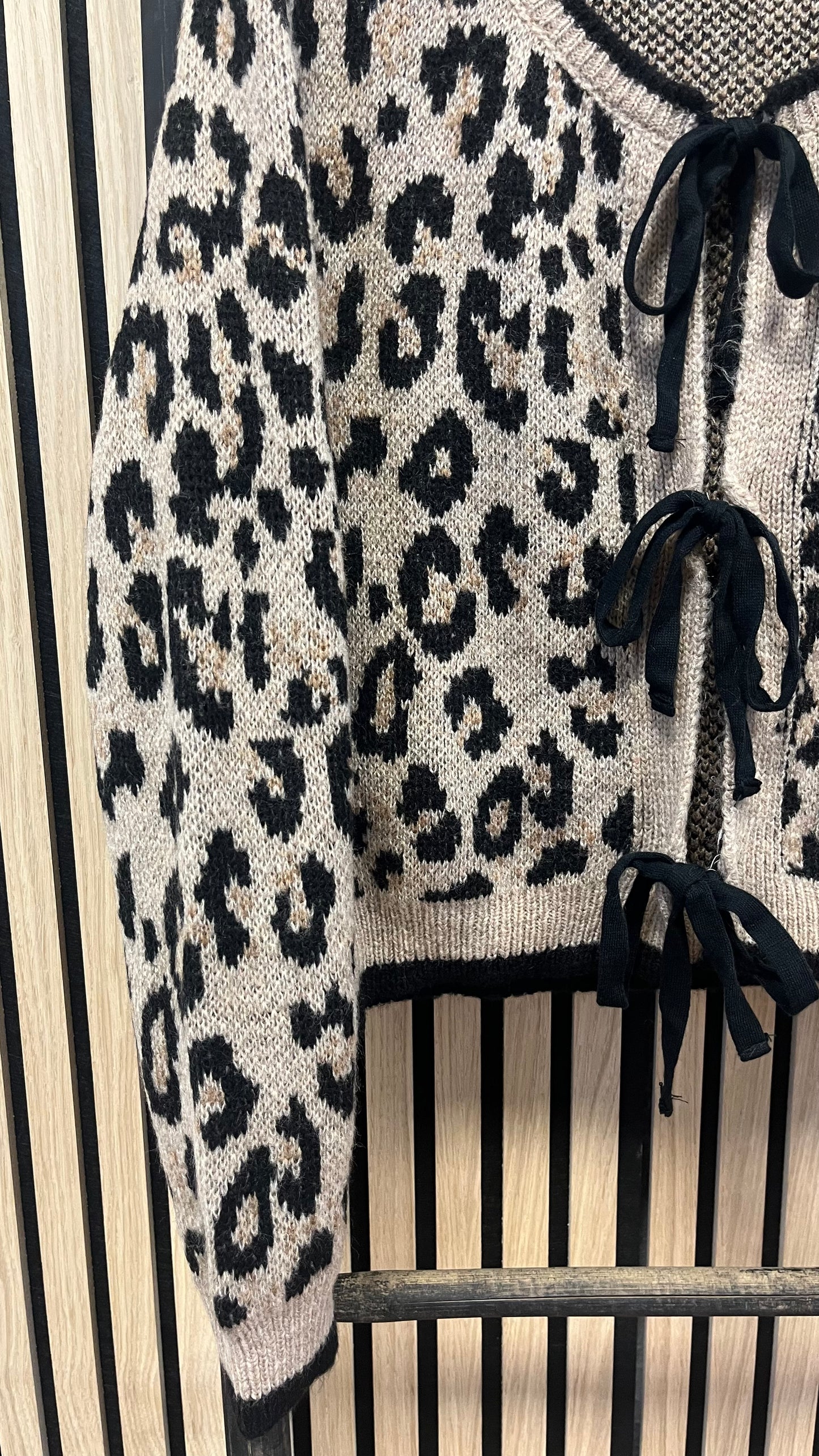Cardigan mit Schleifen