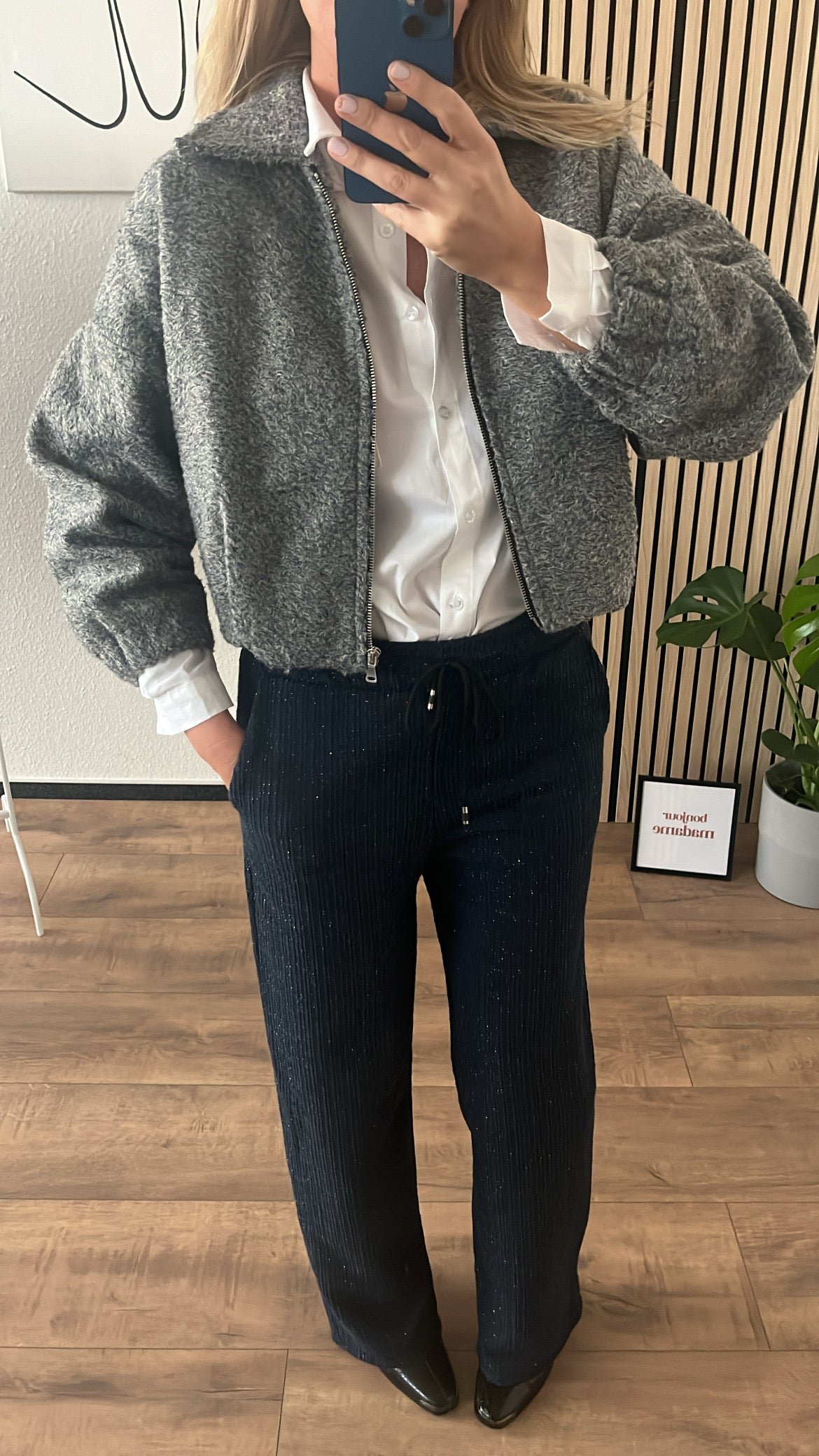 Hose mit Glitzernähten
