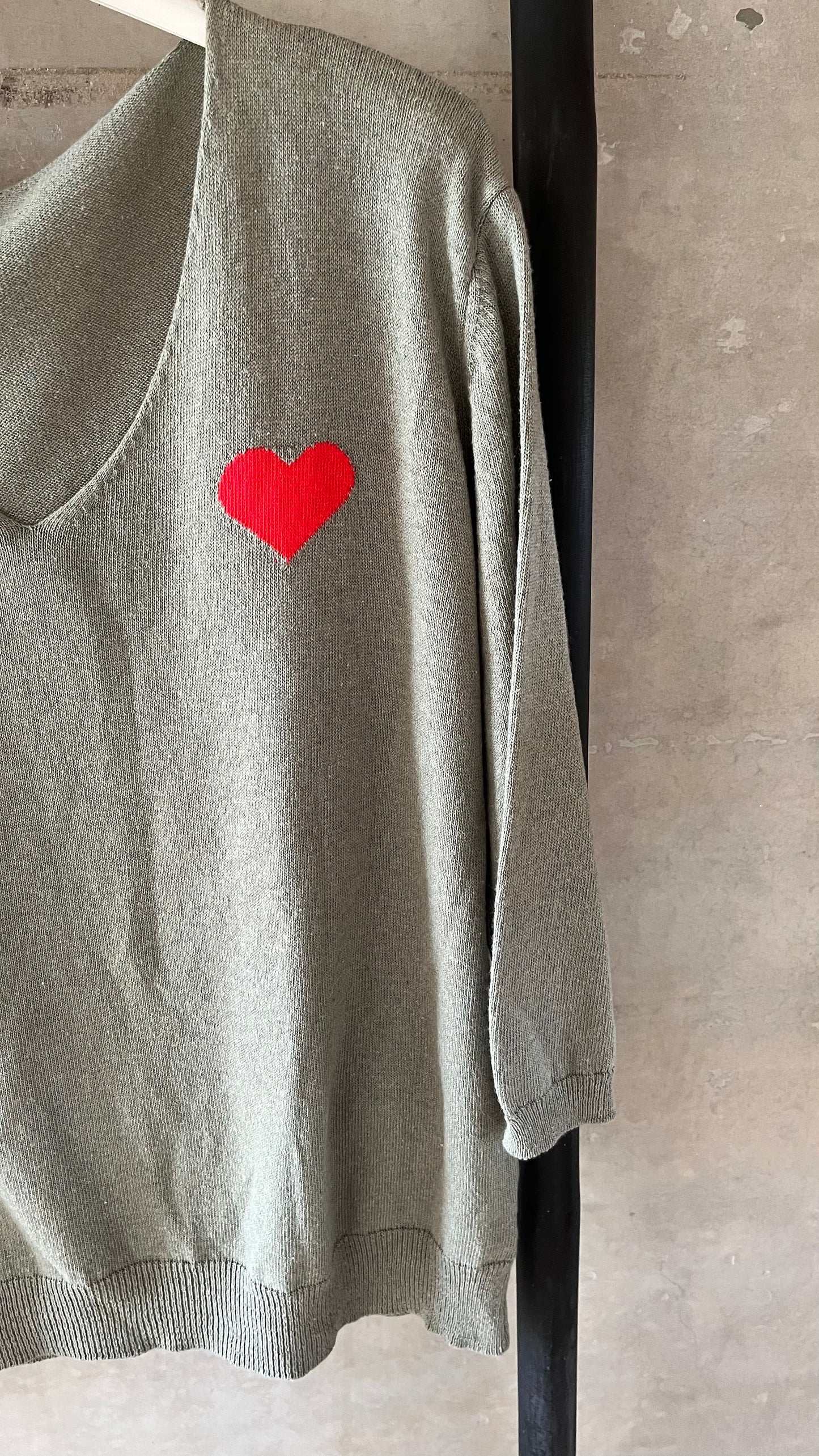 Pullover mit Herzmotiv