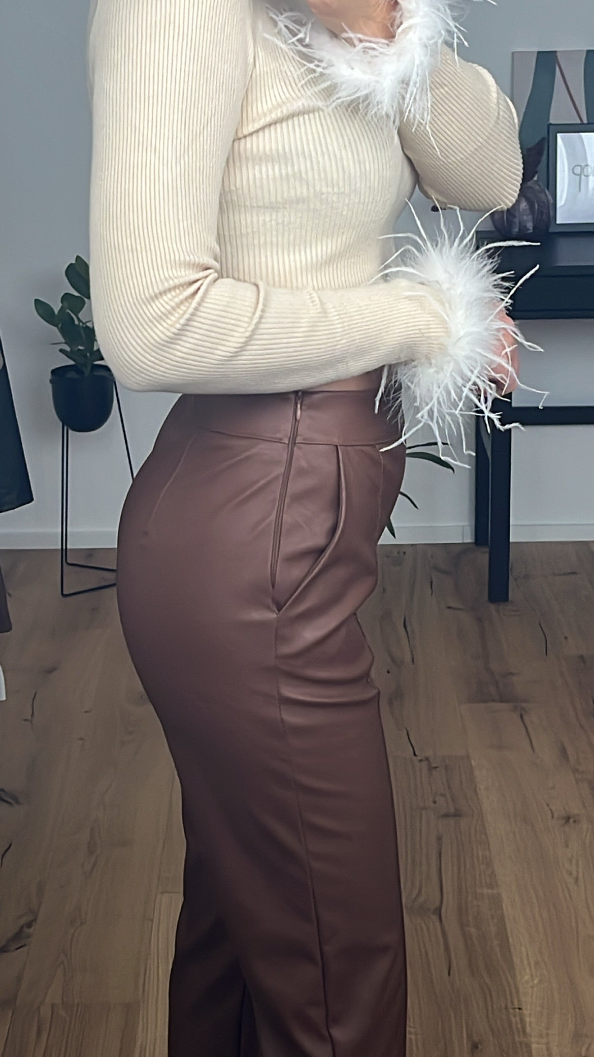Pullover mit Federndetails