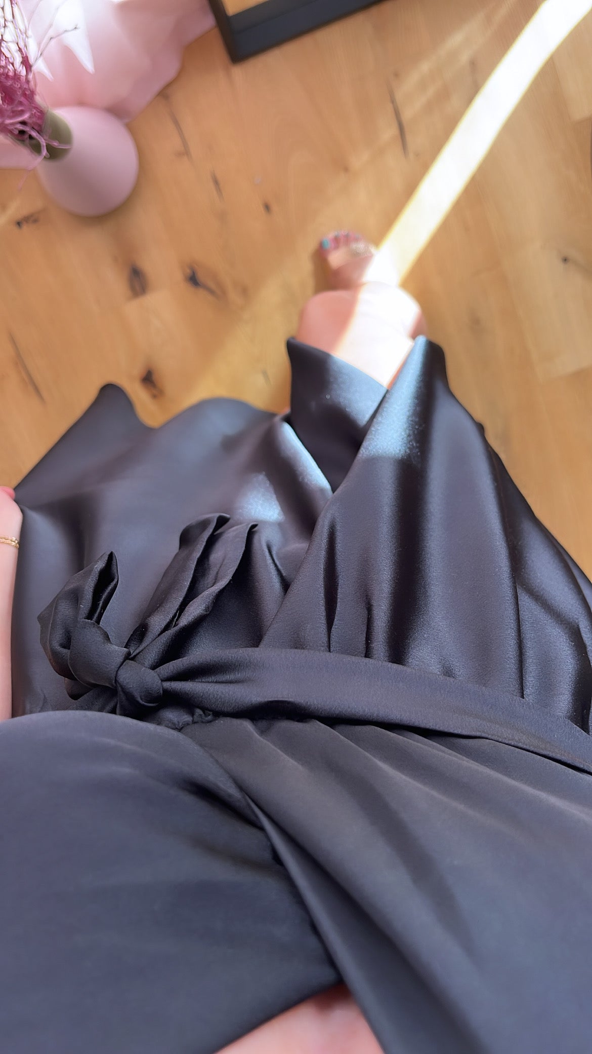 Elegantes Kleid mit Schlitz