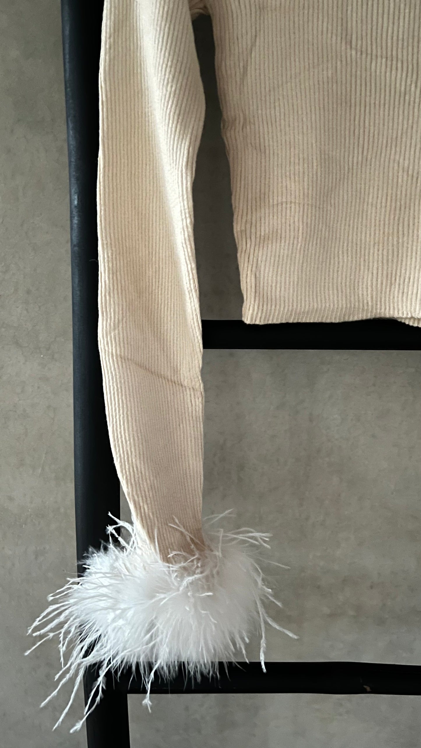 Pullover mit Federndetails